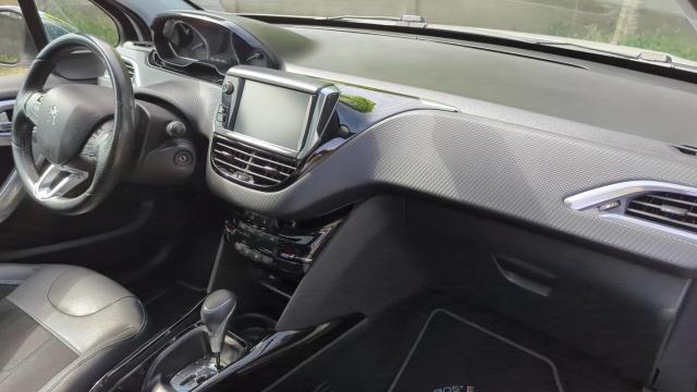 Peugeot 2008 image 6