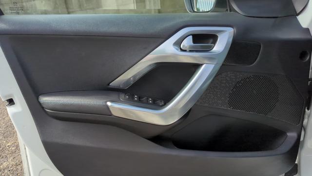 Peugeot 2008 image 3