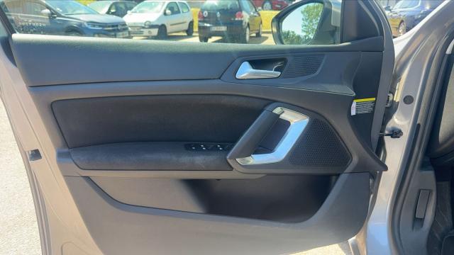 Peugeot 308 image 1