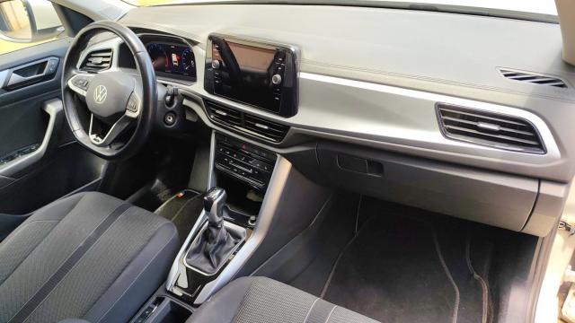 Volkswagen T-Roc image 7