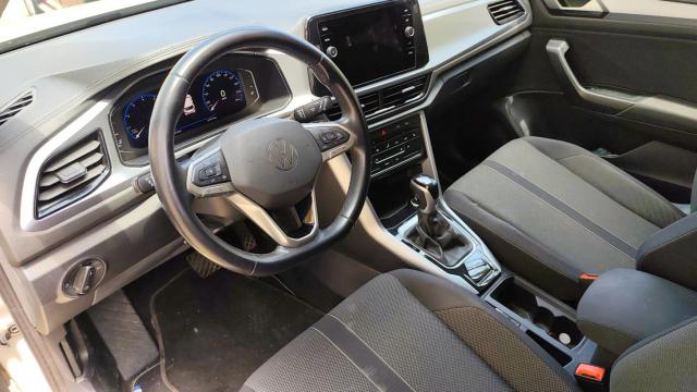 Volkswagen T-Roc image 2