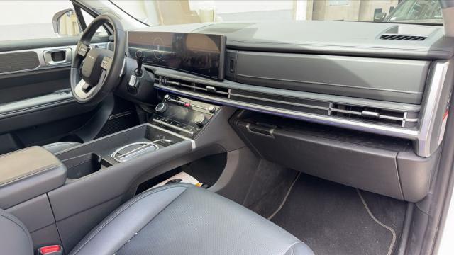 Hyundai Santa Fe image 6