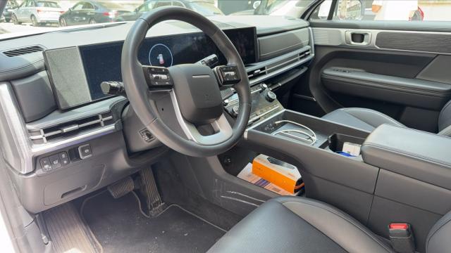 Hyundai Santa Fe image 3