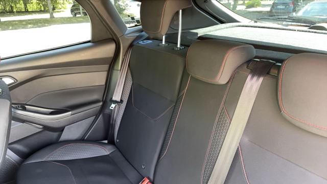 Ford Focus image 2
