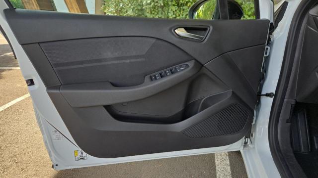 Renault Clio image 8