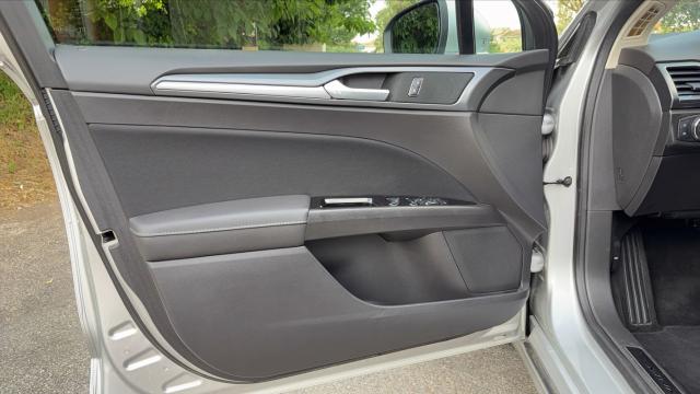 Ford Mondeo image 6