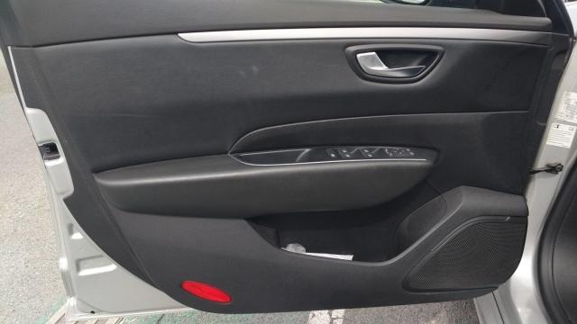 Renault Talisman Estate image 9