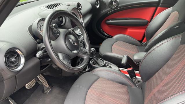 Mini Countryman image 2