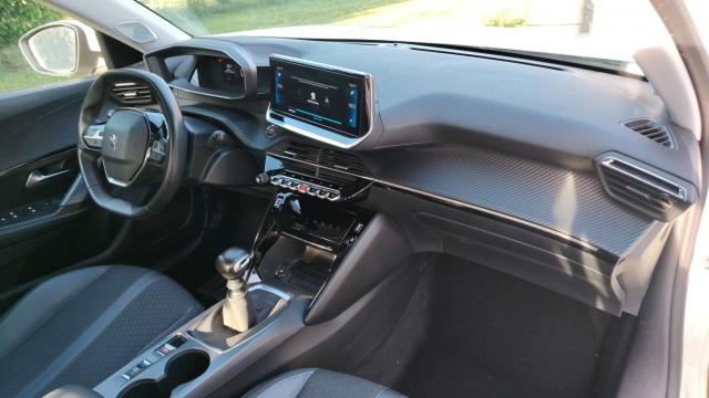 Peugeot 2008 image 1