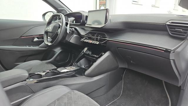 Peugeot 208 image 5
