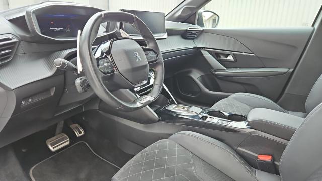 Peugeot 208 image 9