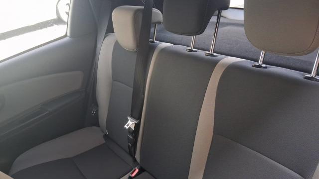 Toyota Yaris image 2