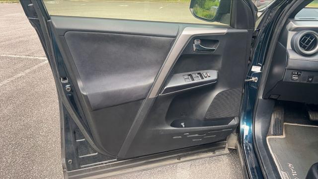 Toyota Rav4 image 6