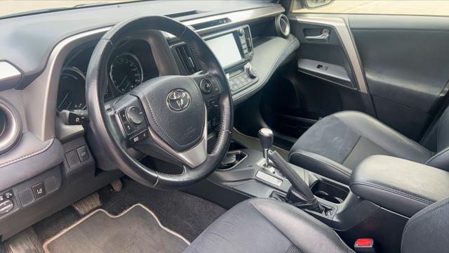 Toyota Rav4 image 2