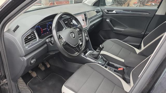 Volkswagen T-Roc image 5