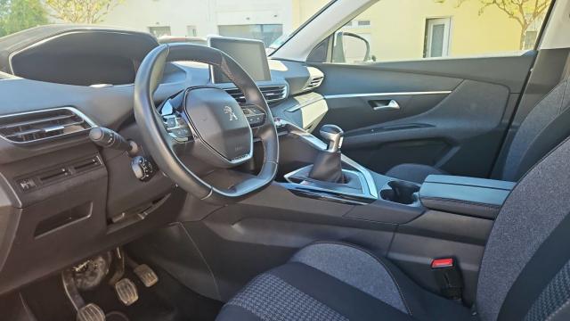 Peugeot 5008 image 2