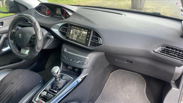 Peugeot 308 image 8