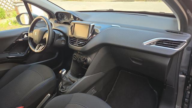 Peugeot 208 image 5