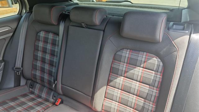 Volkswagen Golf image 9