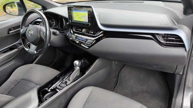 Toyota C-Hr image 2