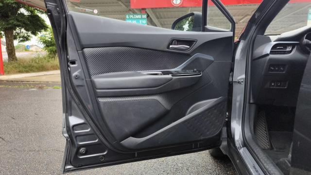 Toyota C-Hr image 9