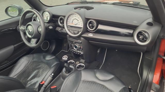 Mini Cabrio image 2