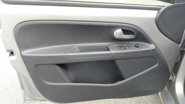 Volkswagen Up! image 2