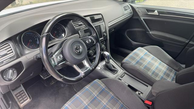 Volkswagen Golf image 9