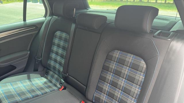 Volkswagen Golf image 8