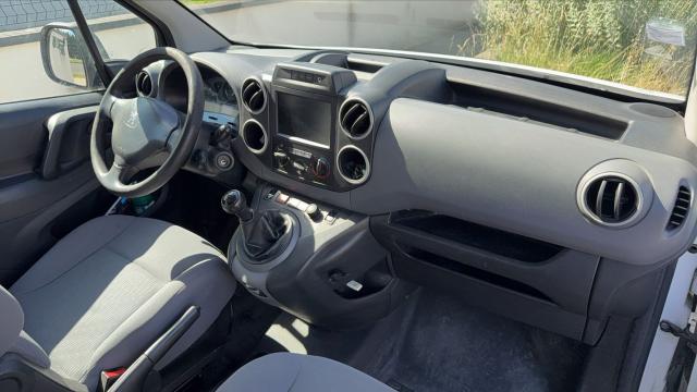 Peugeot Partner image 1