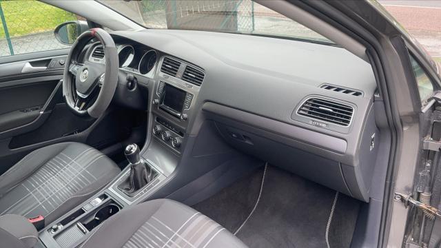 Volkswagen Golf image 5