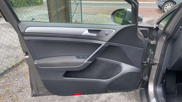 Volkswagen Golf image 9