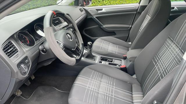 Volkswagen Golf image 1