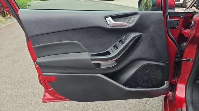 Ford Fiesta image 8
