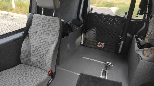 Volkswagen Transporter image 2