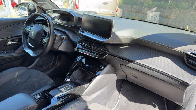 Peugeot 208 image 6