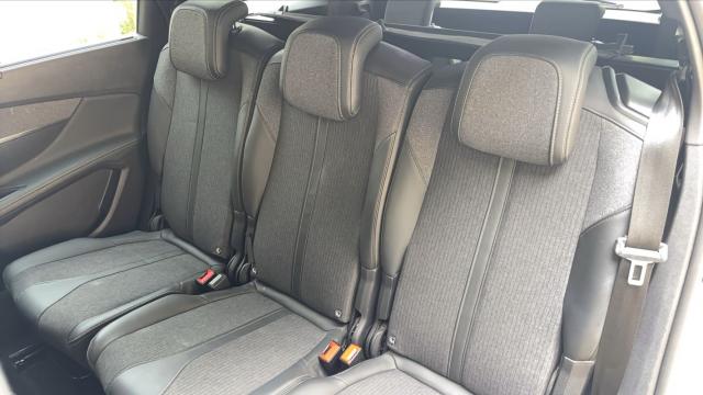 Peugeot 5008 image 1