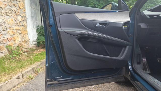 Peugeot 5008 image 1