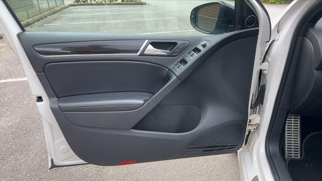 Volkswagen Golf image 9