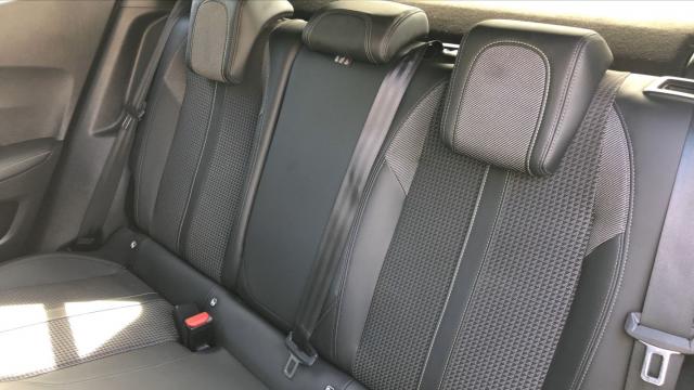 Peugeot 2008 image 1