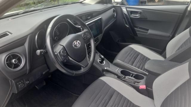 Toyota Auris image 7