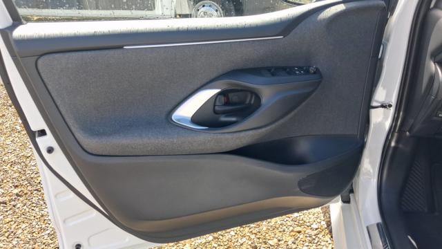 Toyota Yaris image 2