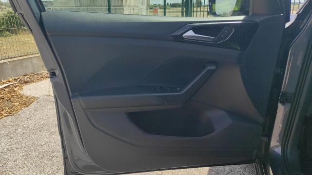 Volkswagen T-Cross image 1