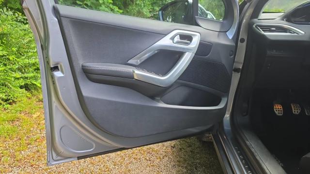 Peugeot 2008 image 4