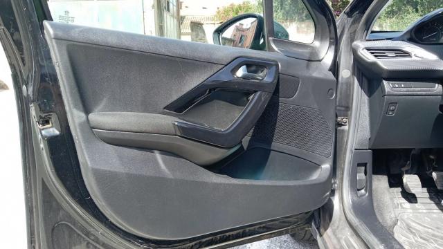 Peugeot 208 image 3