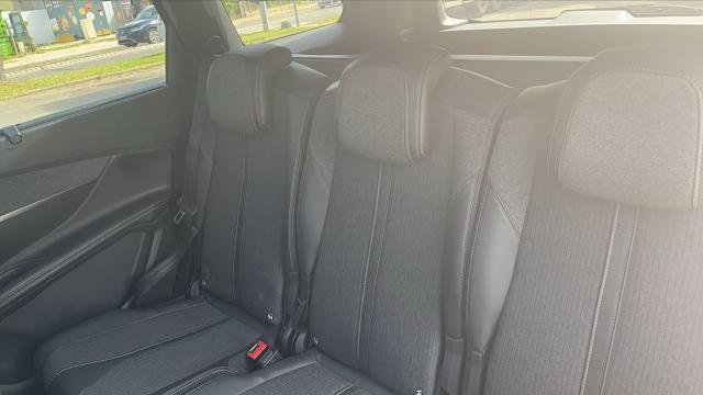 Peugeot 5008 image 9