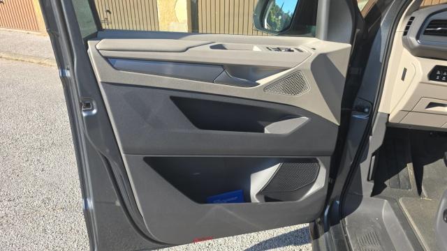 Volkswagen California image 8