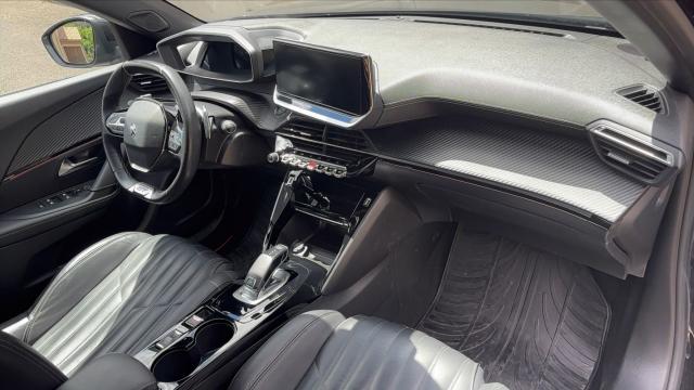 Peugeot 2008 image 8