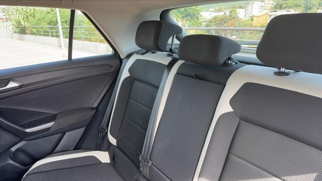 Volkswagen T-Roc image 2