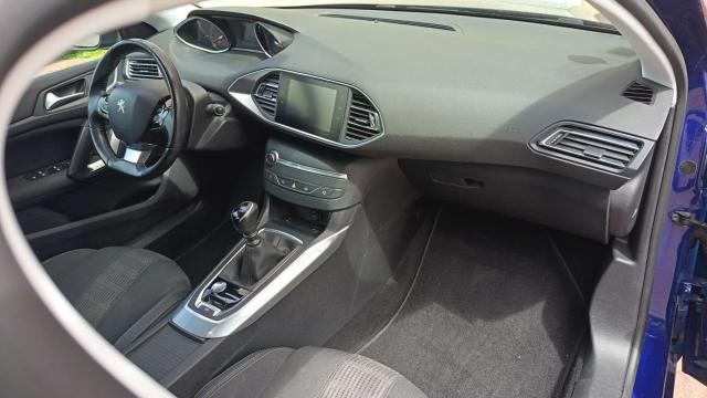 Peugeot 308 image 1